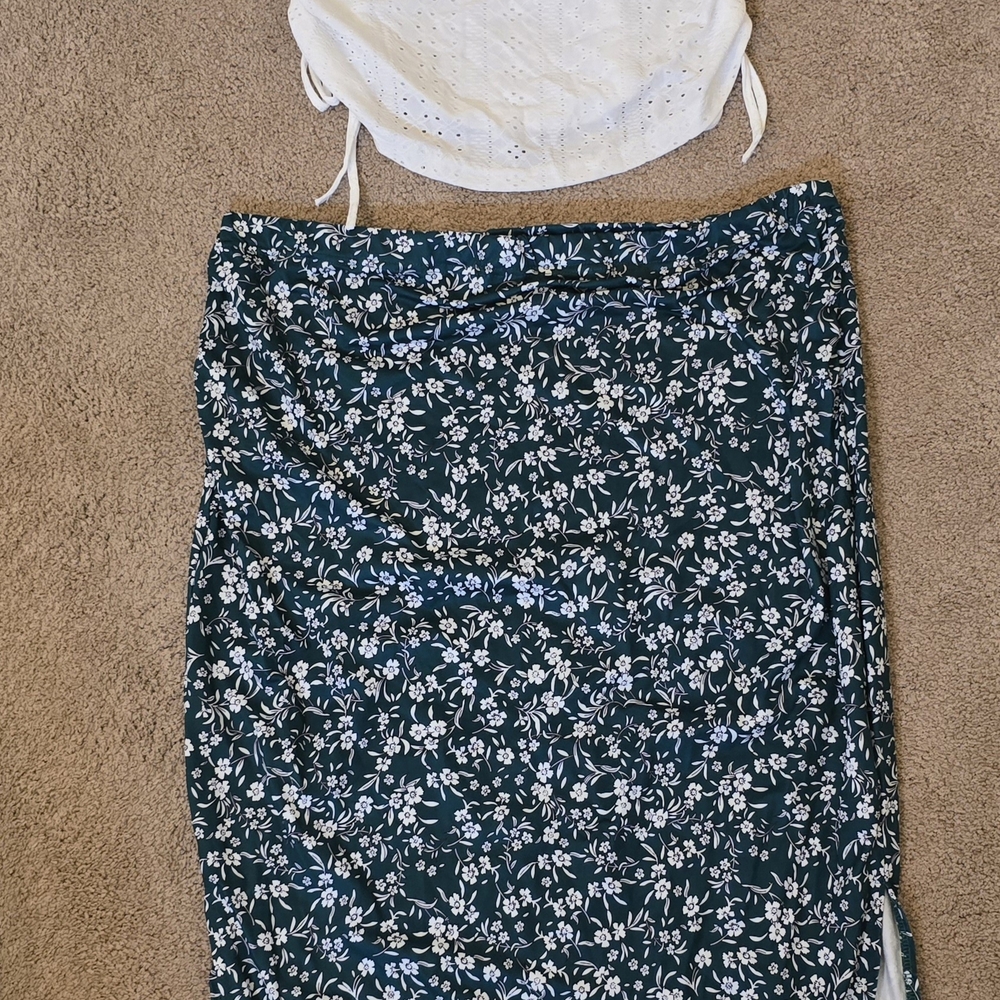 SHEIN Navy and White Floral Pencil Skirt With White Top